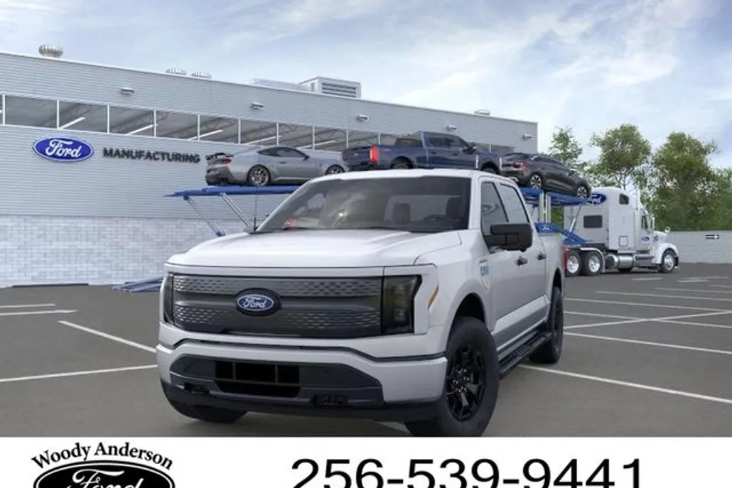 2025 Ford F-150 Lightning XLT photo 1