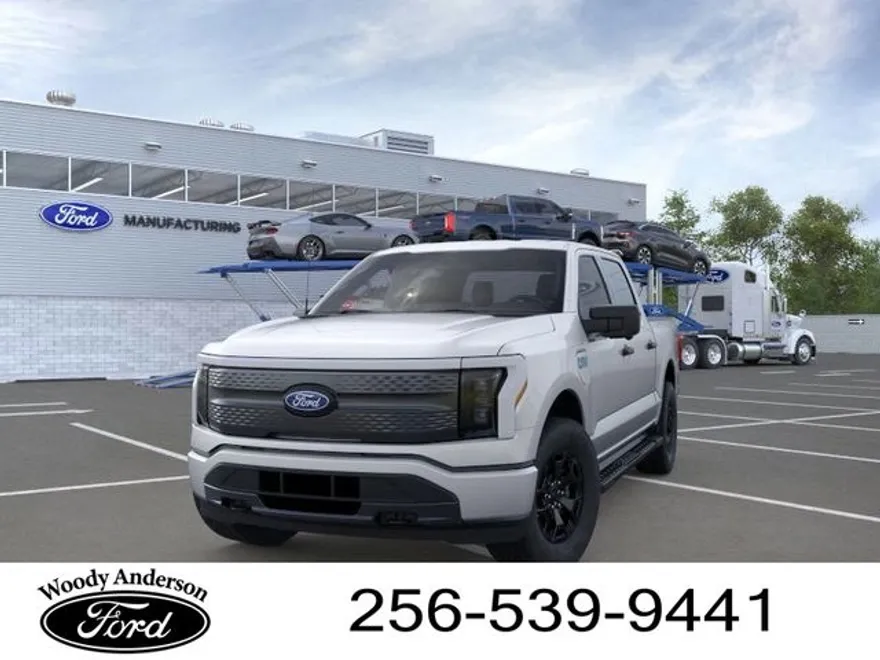 2025 Ford F-150 Lightning XLT photo 1