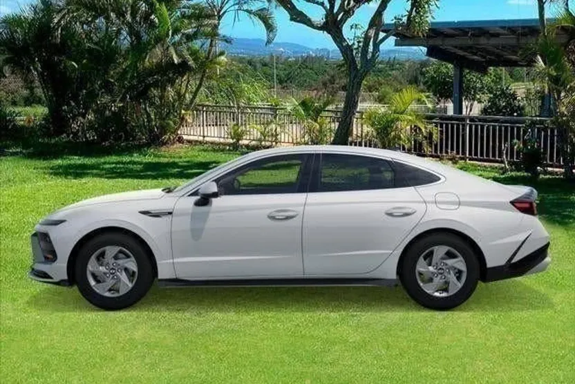 2025 Hyundai Sonata SE photo 1