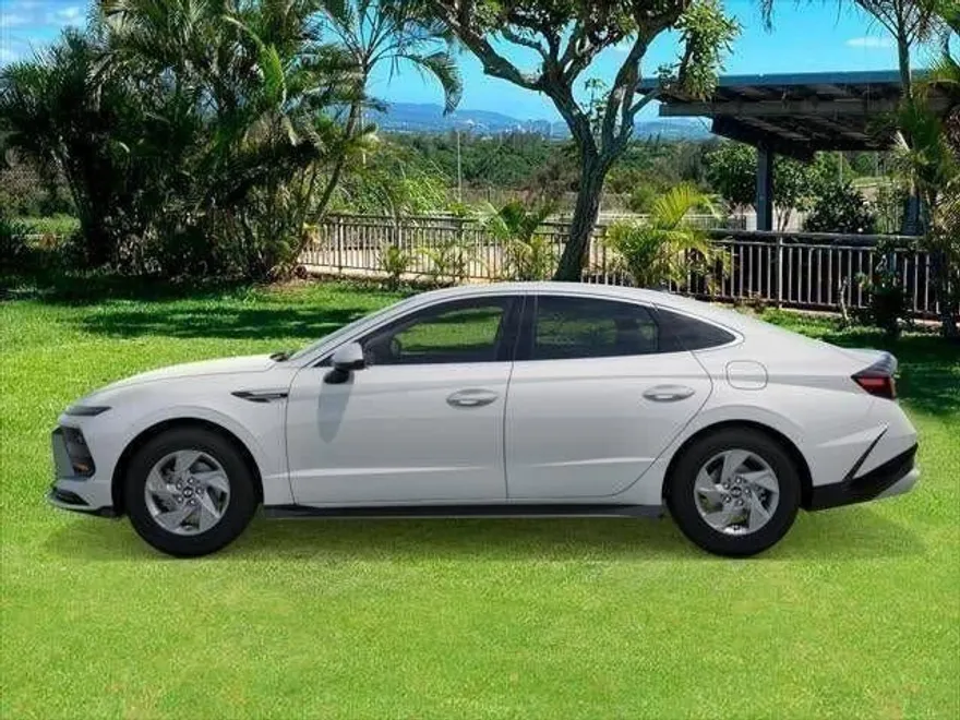 2025 Hyundai Sonata SE photo 1