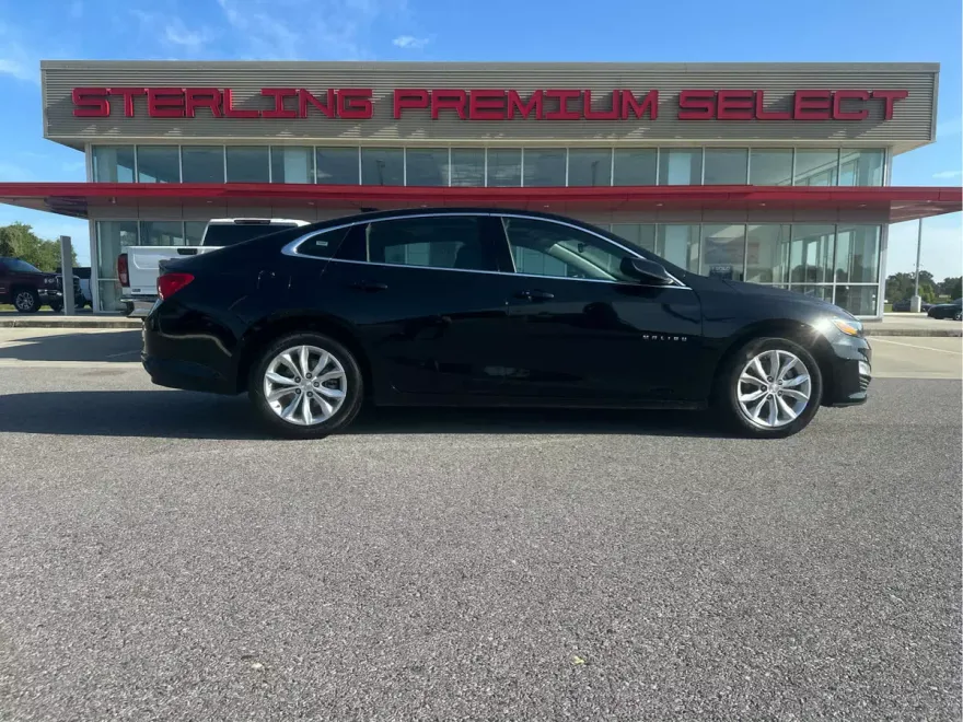 2024 Chevrolet Malibu 1LT photo 1