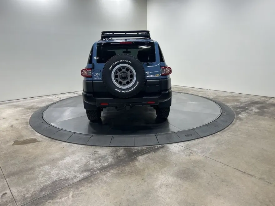 2014 Toyota FJ Cruiser Base photo 1
