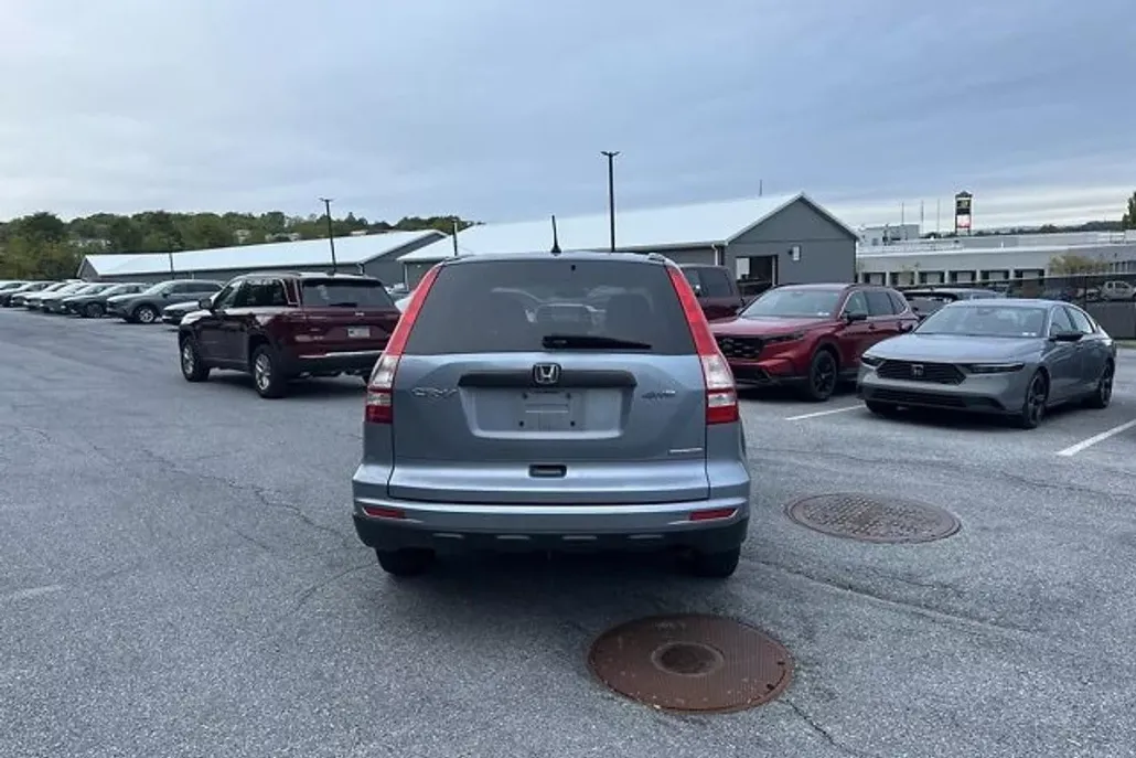 2011 Honda CR-V SE photo 1