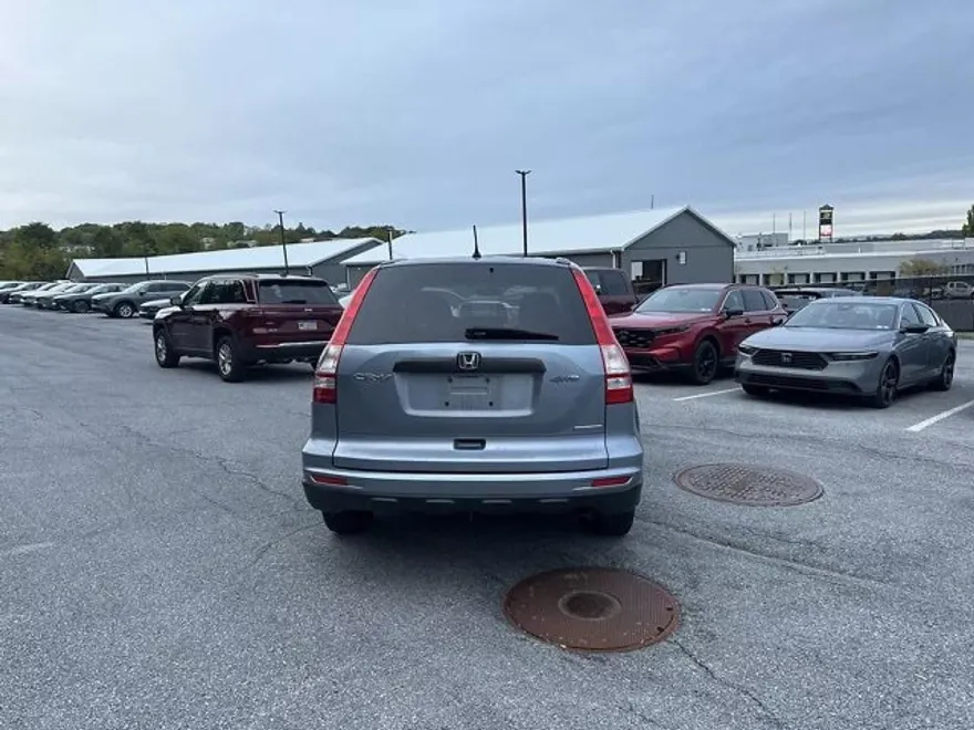 2011 Honda CR-V SE photo 1