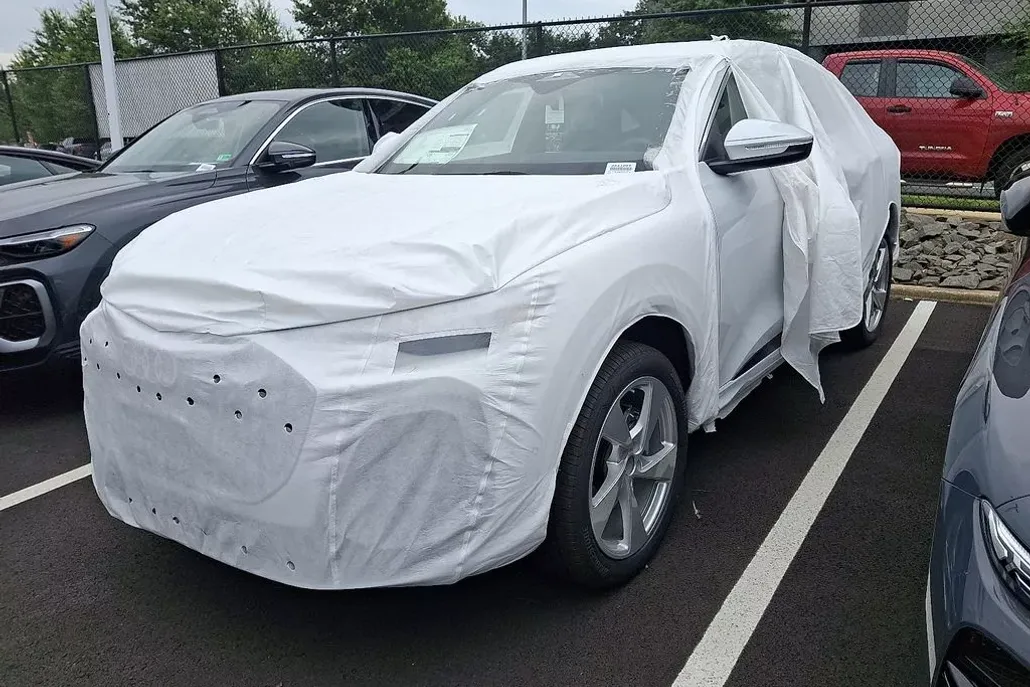 2025 Audi Q5 2.0T Prestige photo 1