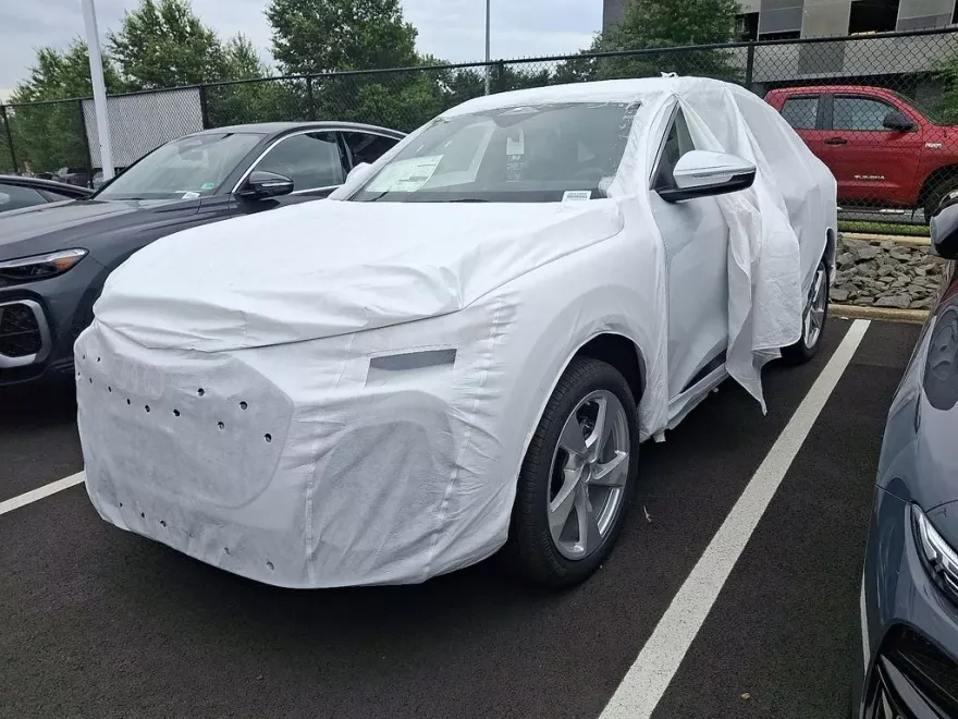 2025 Audi Q5 2.0T Prestige photo 1