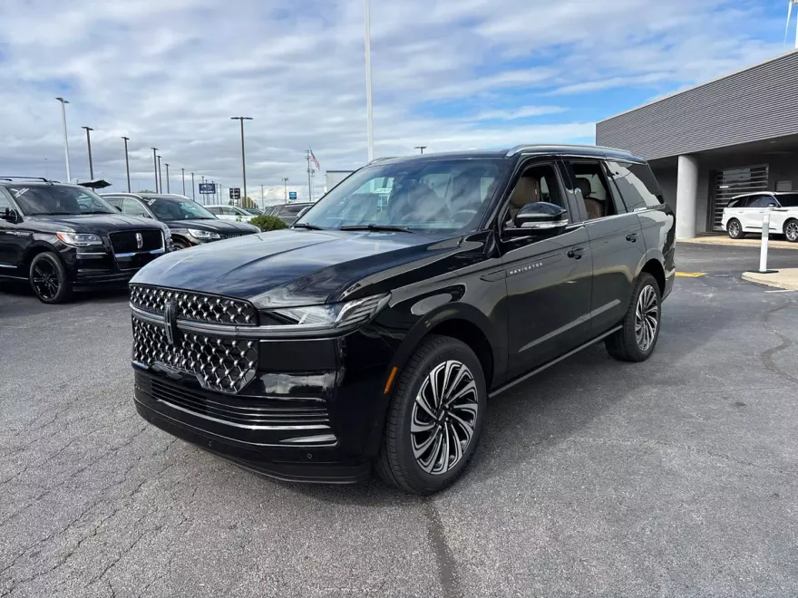 2025 Lincoln Navigator Black Label photo 1