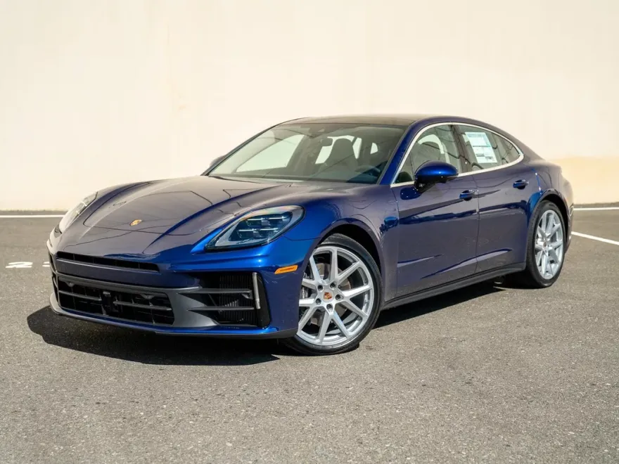 2025 Porsche Panamera 4 photo 1
