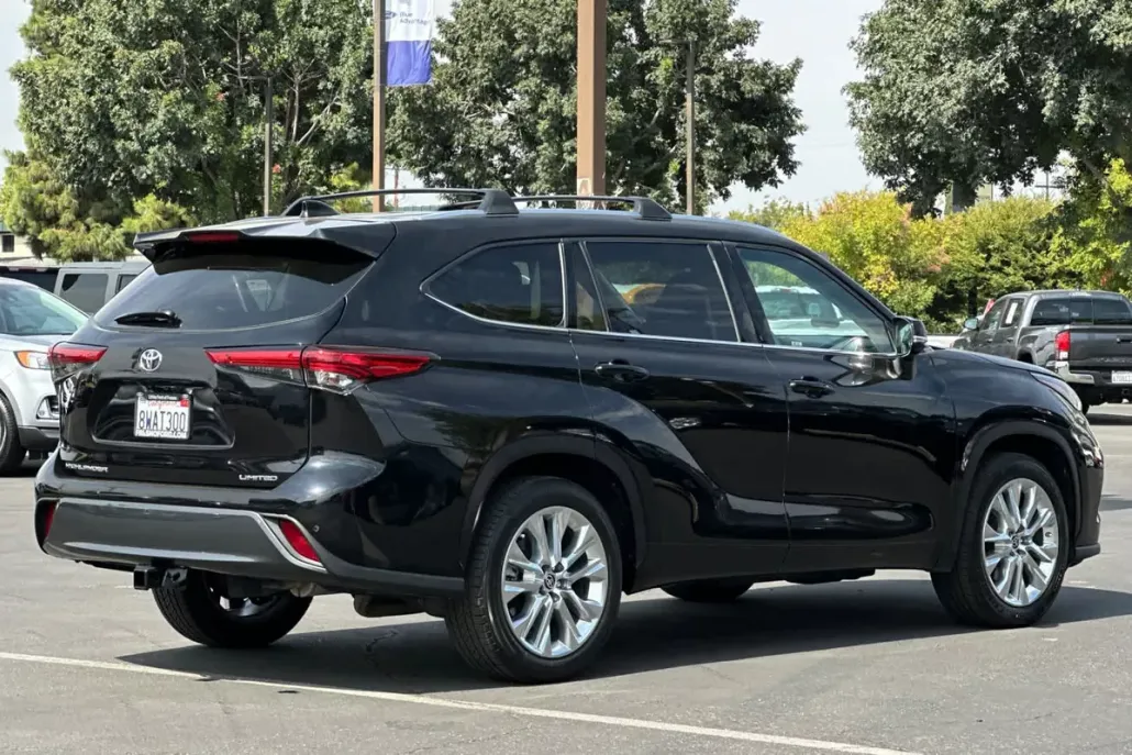 2020 Toyota Highlander Limited photo 1