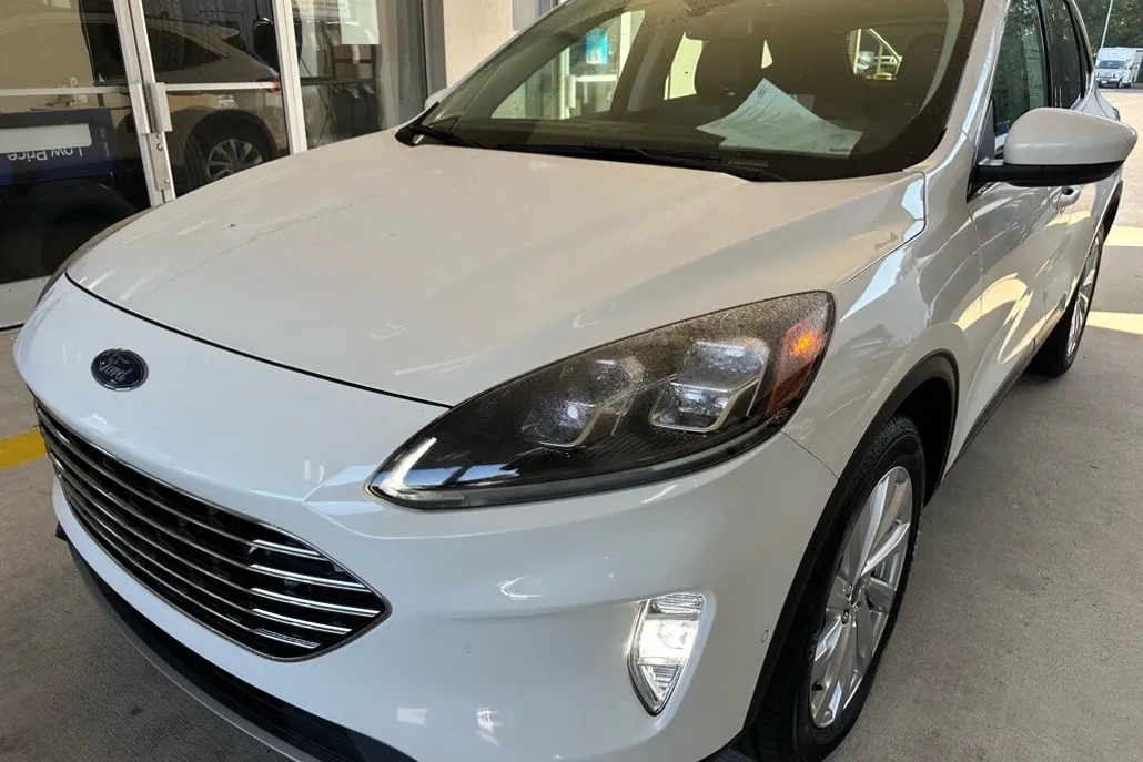 2021 Ford Escape Titanium photo 1