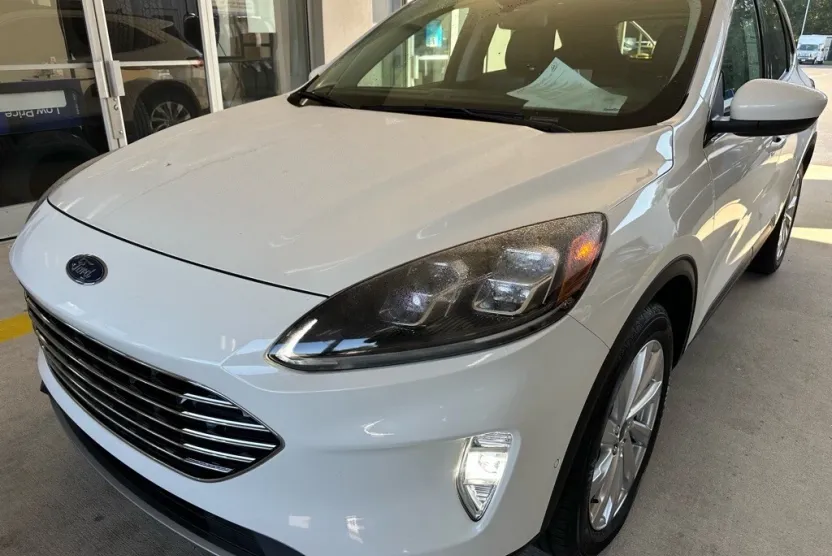 2021 Ford Escape Titanium photo 1