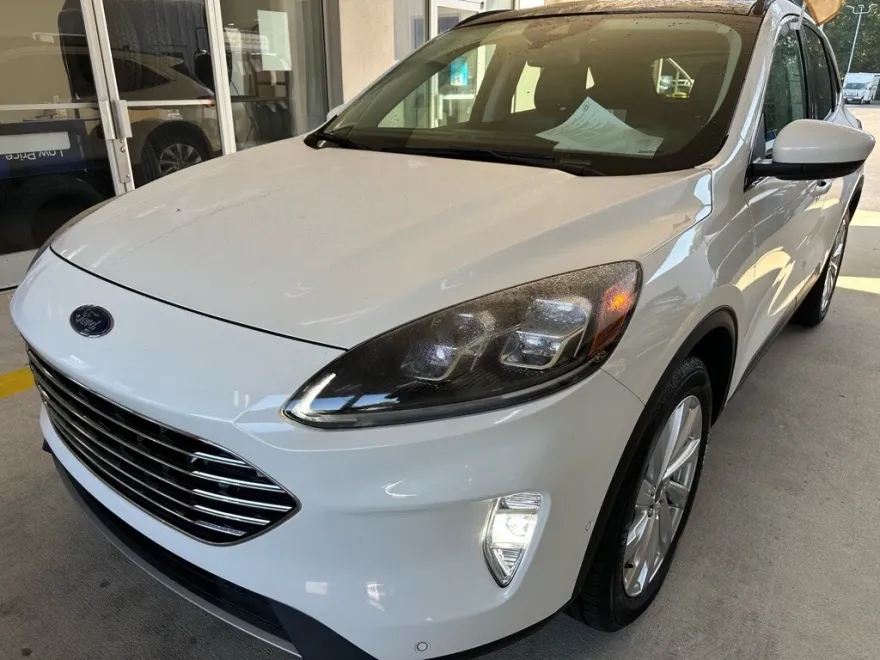 2021 Ford Escape Titanium photo 1