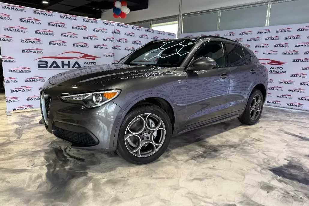 2022 Alfa Romeo Stelvio Ti photo 1