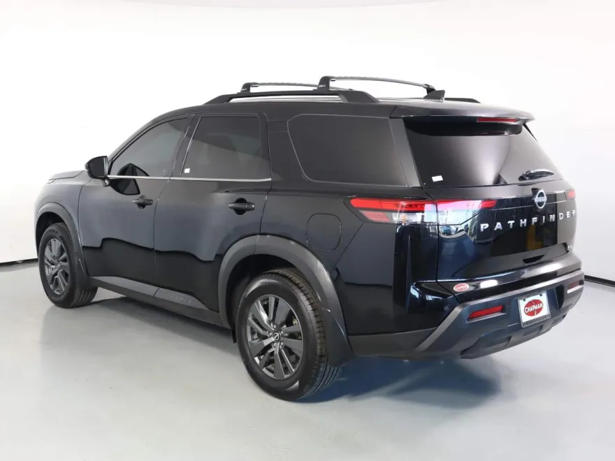 2022 Nissan Pathfinder SV photo 1