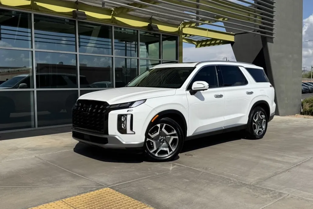 2024 Hyundai Palisade SEL photo 1