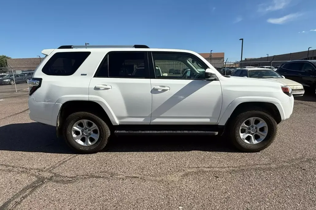 2023 Toyota 4Runner SR5 photo 1