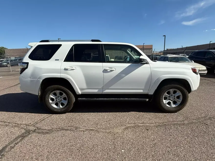 2023 Toyota 4Runner SR5 photo 1