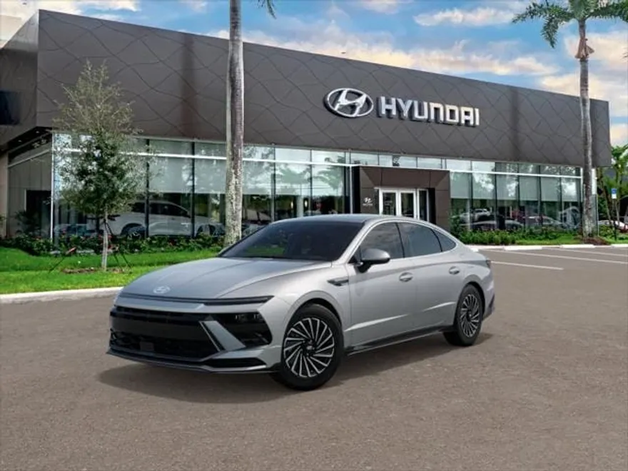 2025 Hyundai Sonata Hybrid SEL photo 1
