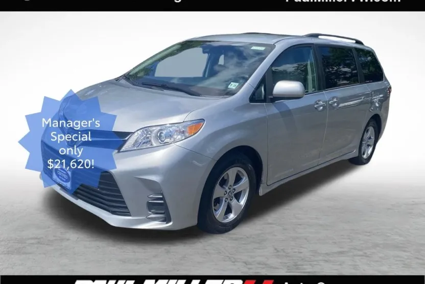 2020 Toyota Sienna LE photo 1