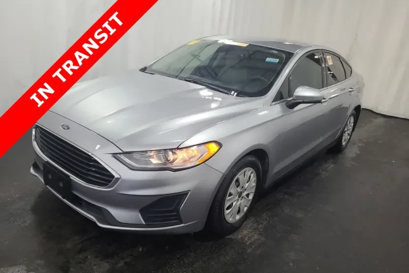 2020 Ford Fusion S photo 1