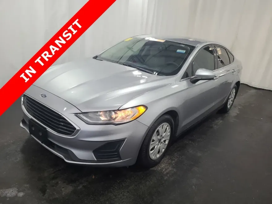 2020 Ford Fusion S photo 1