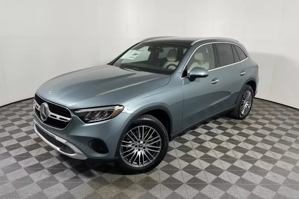 2026 Mercedes Benz GLC 300 photo 1