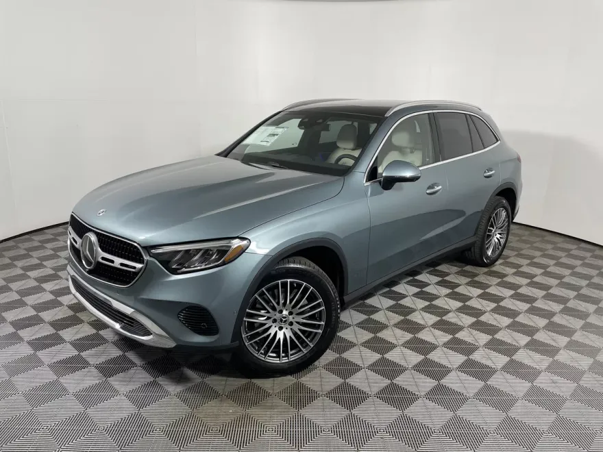 2026 Mercedes Benz GLC 300 photo 1