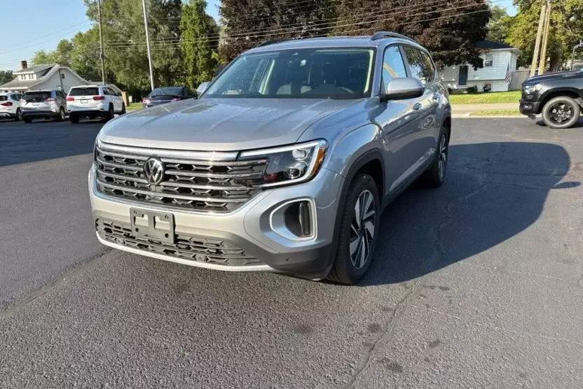 2024 Volkswagen Atlas SE Technology photo 1