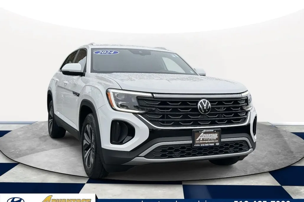 2024 Volkswagen Atlas Cross Sport SE photo 1