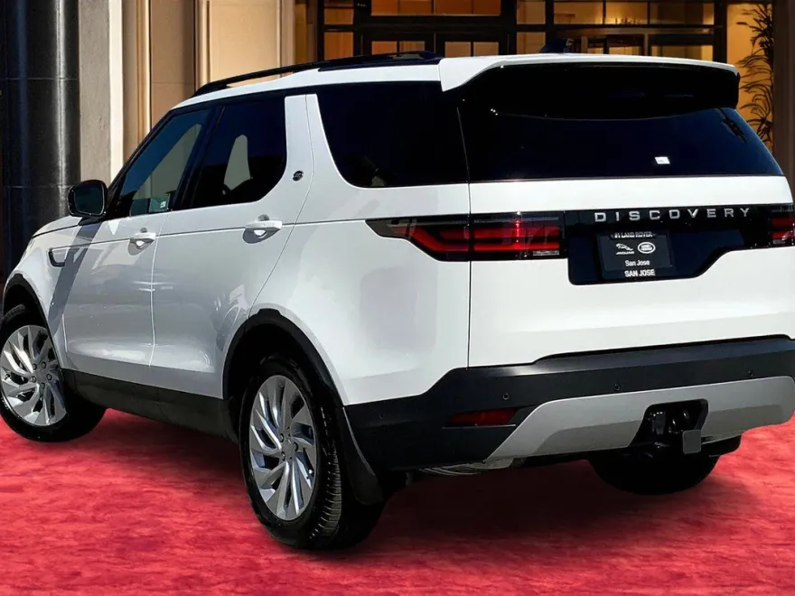 2025 Land Rover Discovery S photo 1