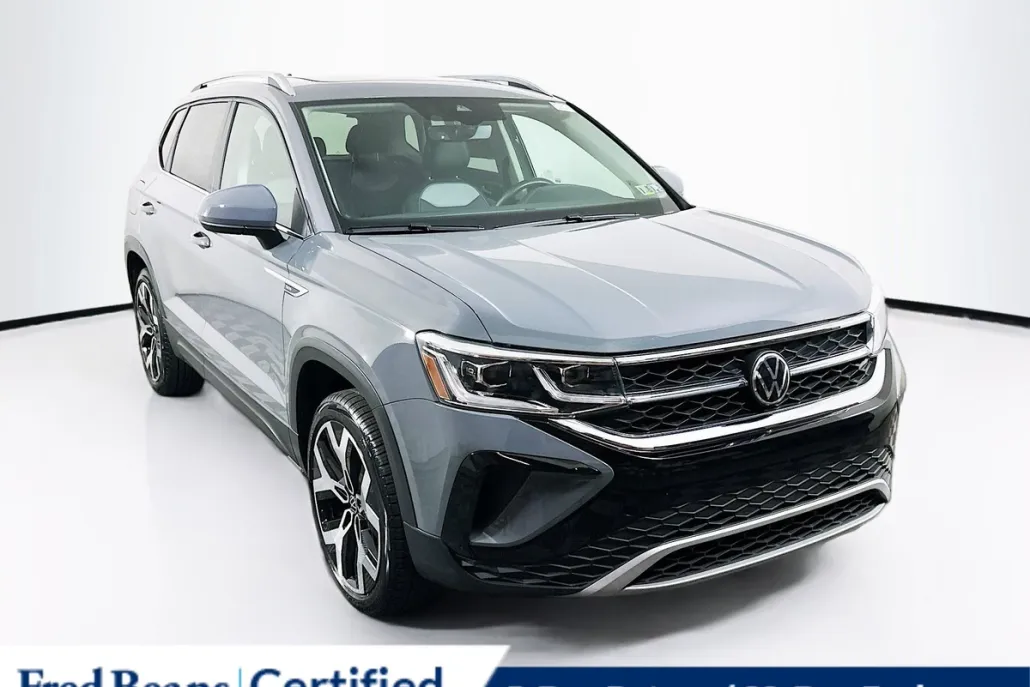2022 Volkswagen Taos SEL photo 1