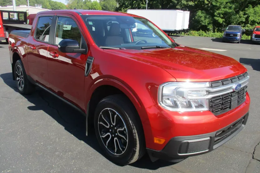 2024 Ford Maverick Lariat photo 1
