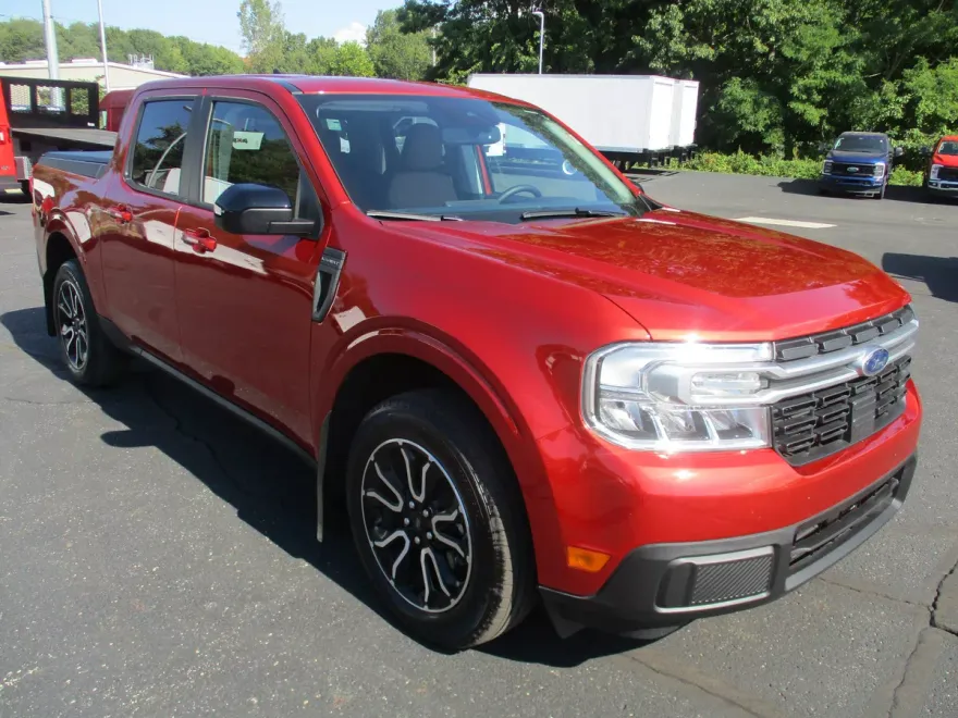2024 Ford Maverick Lariat photo 1