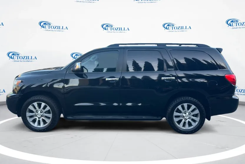 2016 Toyota Sequoia Limited photo 1
