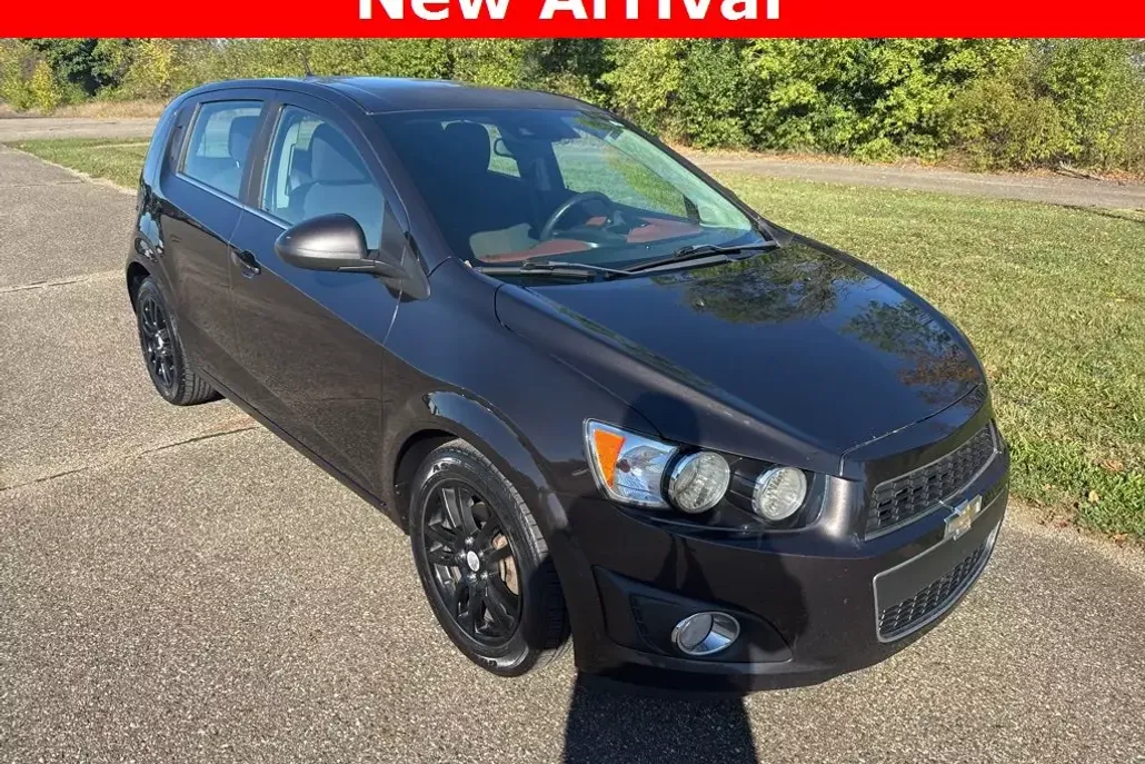 2014 Chevrolet Sonic LT photo 1