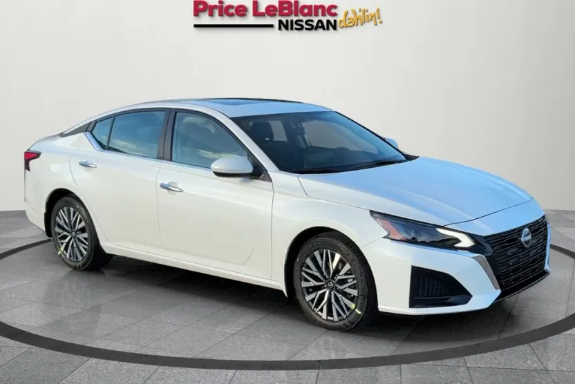 2025 Nissan Altima SV photo 1
