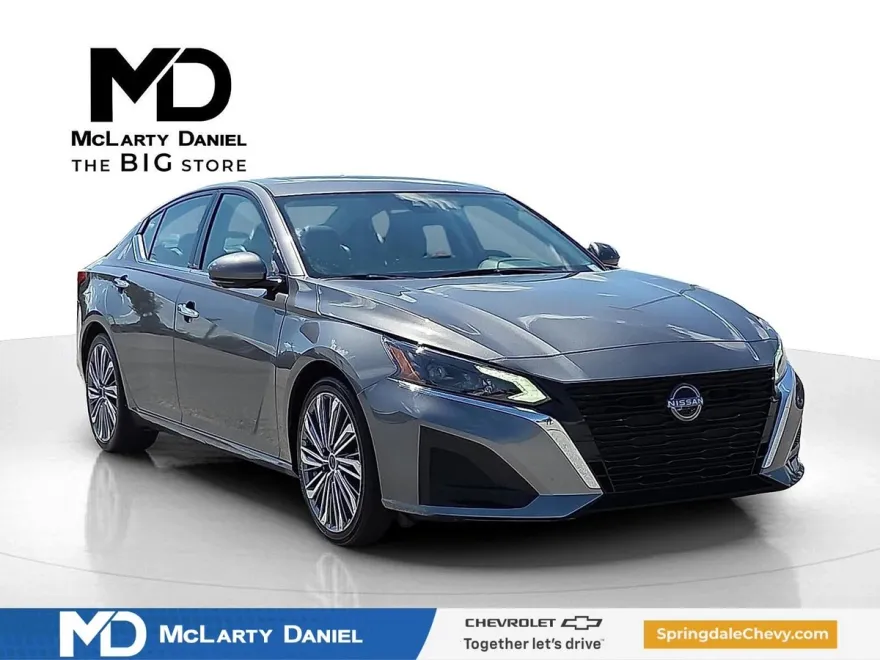 2023 Nissan Altima 2.5 SL photo 1