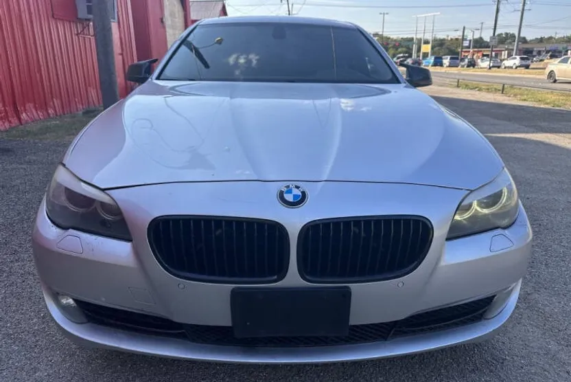 2012 Bmw 528xi 5-Series photo 1
