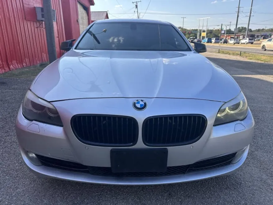 2012 Bmw 528xi 5-Series photo 1
