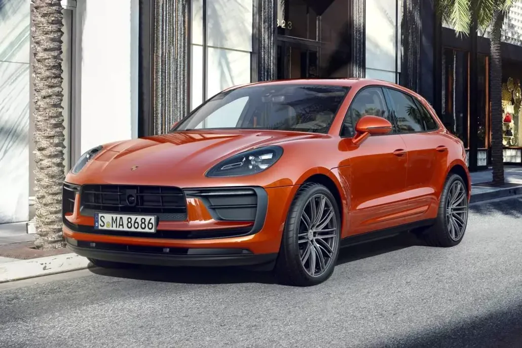 2025 Porsche Macan T photo 1