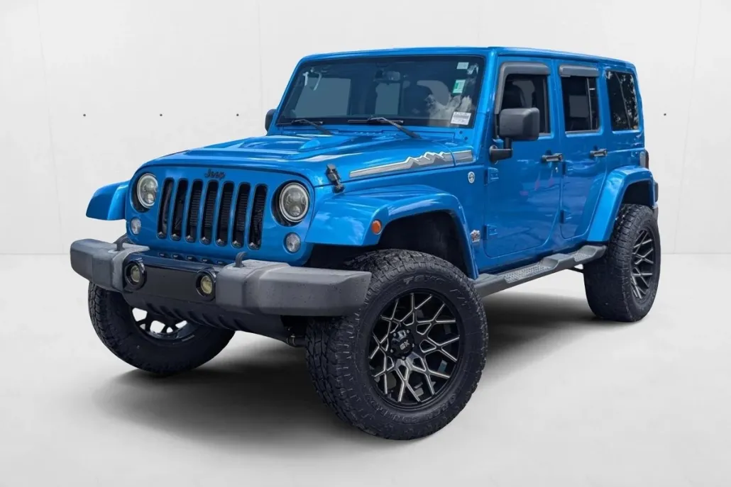 2014 Jeep Wrangler Unlimited Sahara photo 1