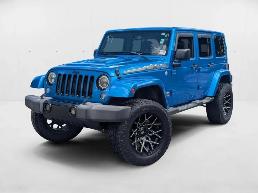 2014 Jeep Wrangler Unlimited Sahara photo 1