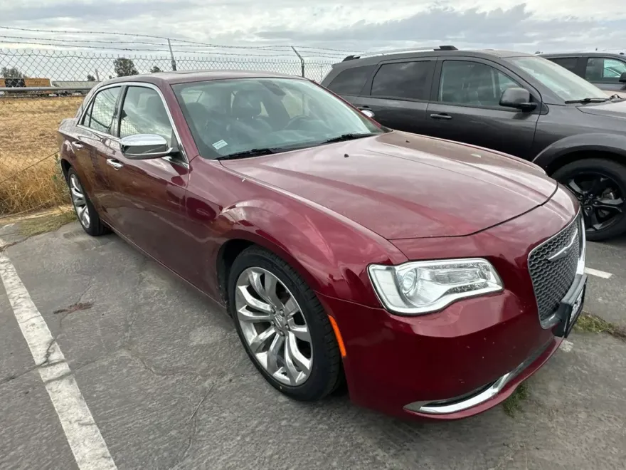 2020 Chrysler 300 Limited photo 1