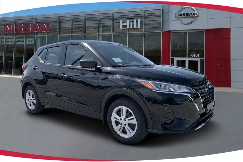 2025 Nissan Kicks Play S photo 1