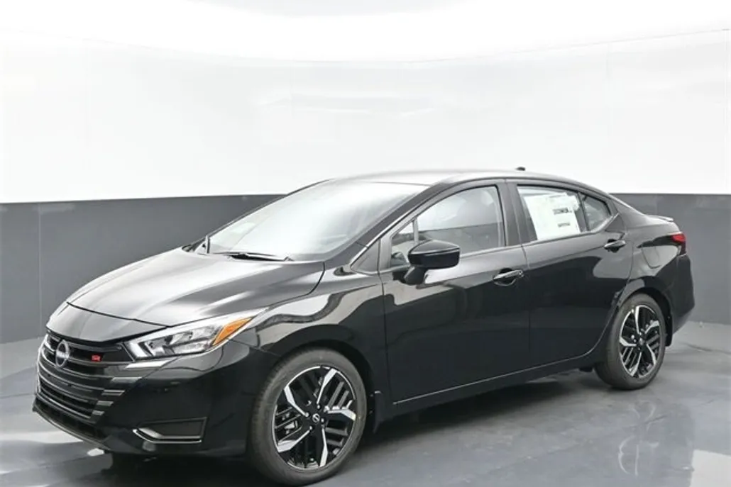 2025 Nissan Versa SR photo 1