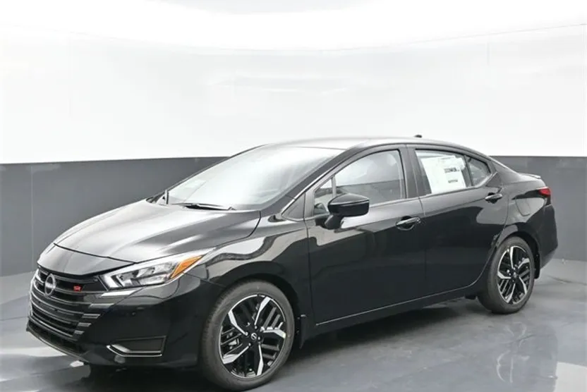 2025 Nissan Versa SR photo 1