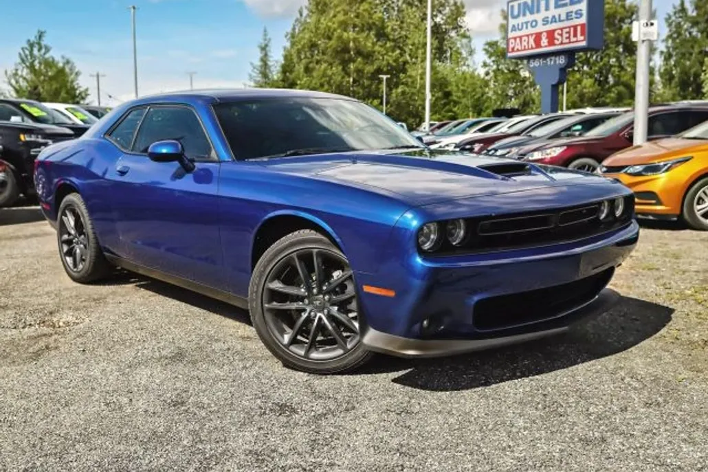 2022 Dodge Challenger GT photo 1