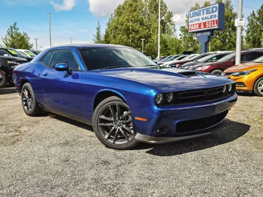 2022 Dodge Challenger GT photo 1