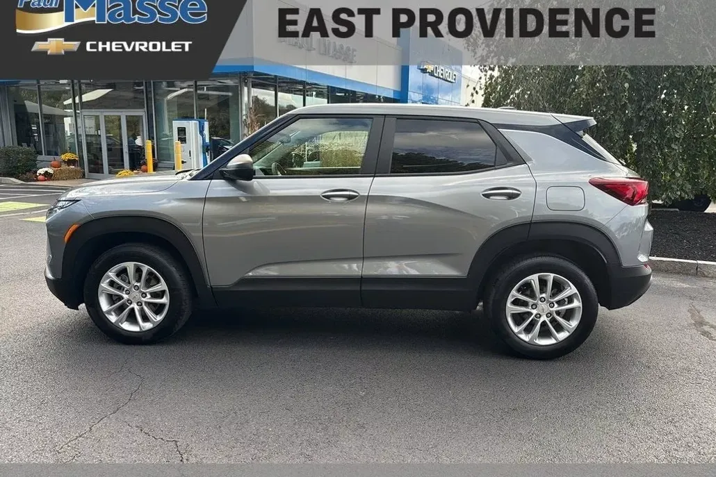 2024 Chevrolet Trailblazer LS photo 1