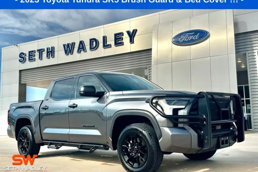 2023 Toyota Tundra SR5 photo 1